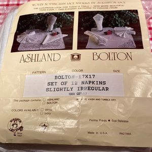 Set of 12 white 17 by 17 napkins New in package Never used. Seconds Made in 🇺🇸